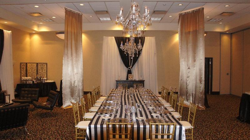 هتل Doubletree By Hilton Kitchener