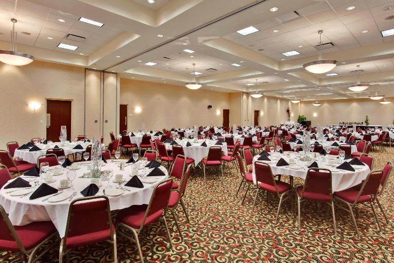 هتل Doubletree By Hilton Kitchener