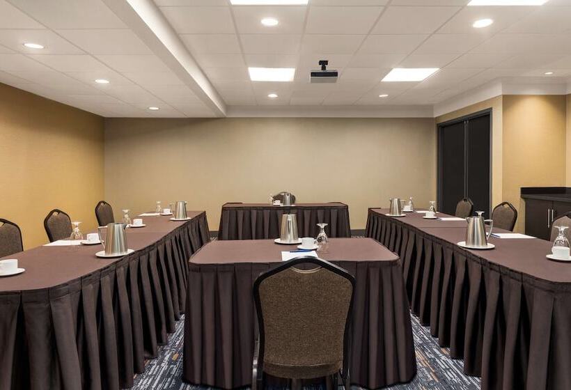 هتل Doubletree By Hilton Pointe Claire Montreal Airport West