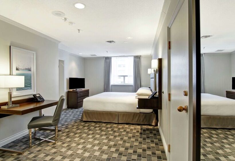 هتل Doubletree By Hilton Toronto Downtown