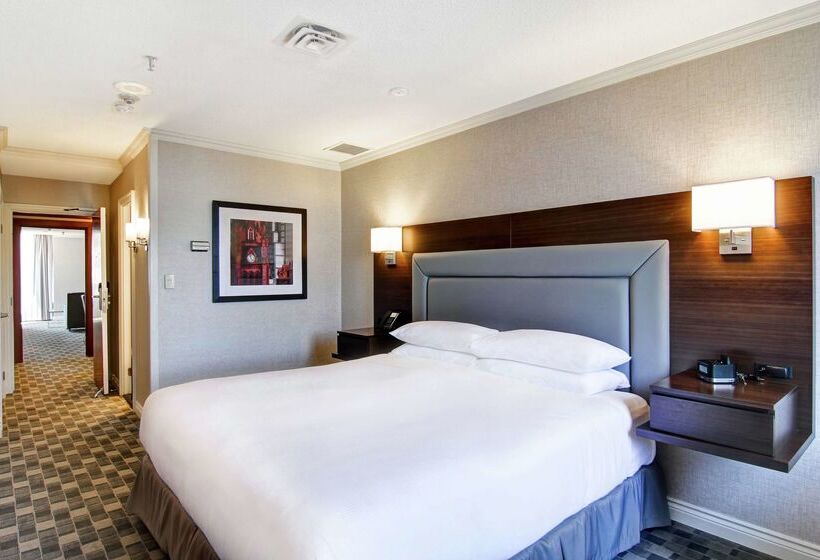 فندق Doubletree By Hilton Toronto Downtown