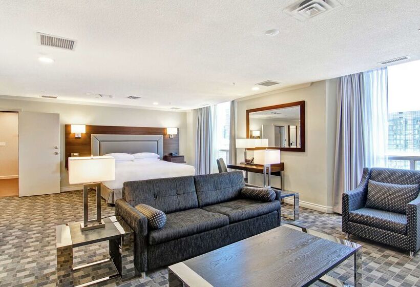 فندق Doubletree By Hilton Toronto Downtown