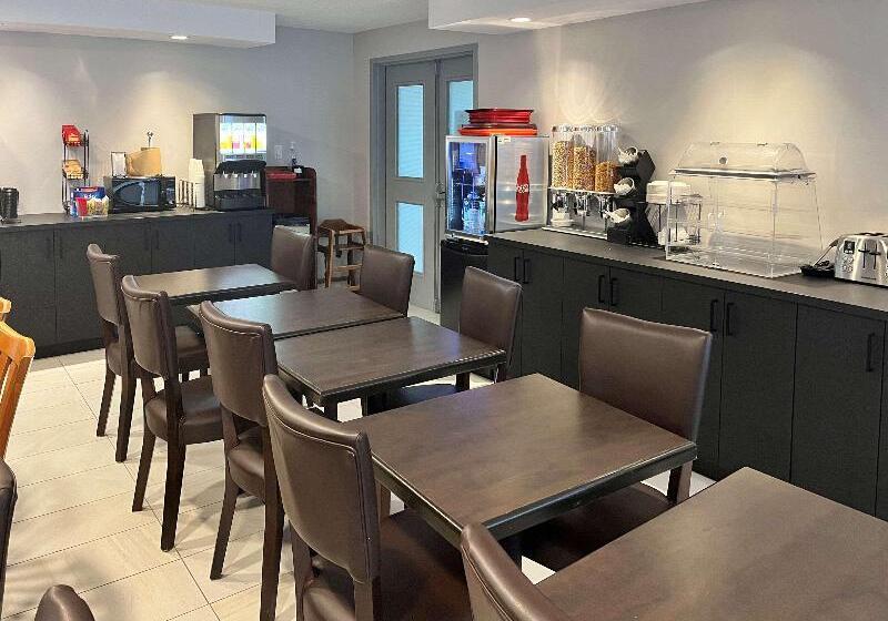 فندق Econo Lodge Airport Quebec