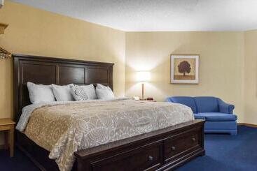 هتل Econo Lodge Airport Quebec