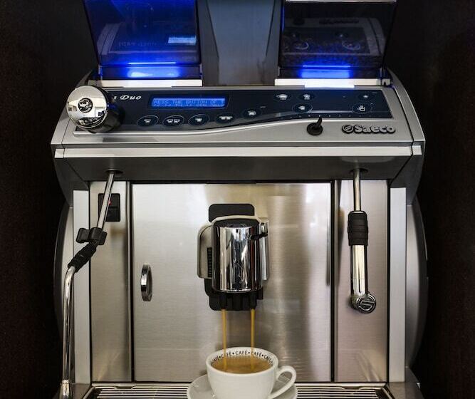 هتل Espresso Montreal Centre Ville / Downtown