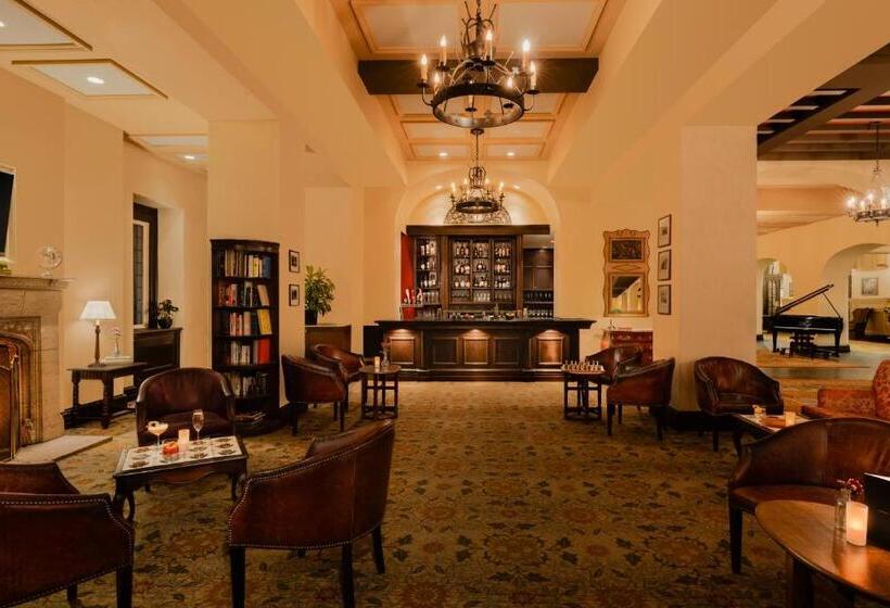 هتل Fairmont Le Manoir Richelieu