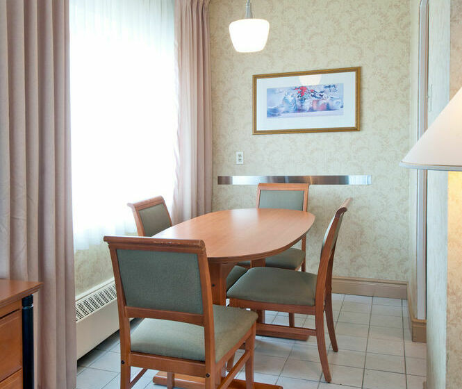 בית מלון כפרי Four Points by Sheraton Montreal Centre Ville