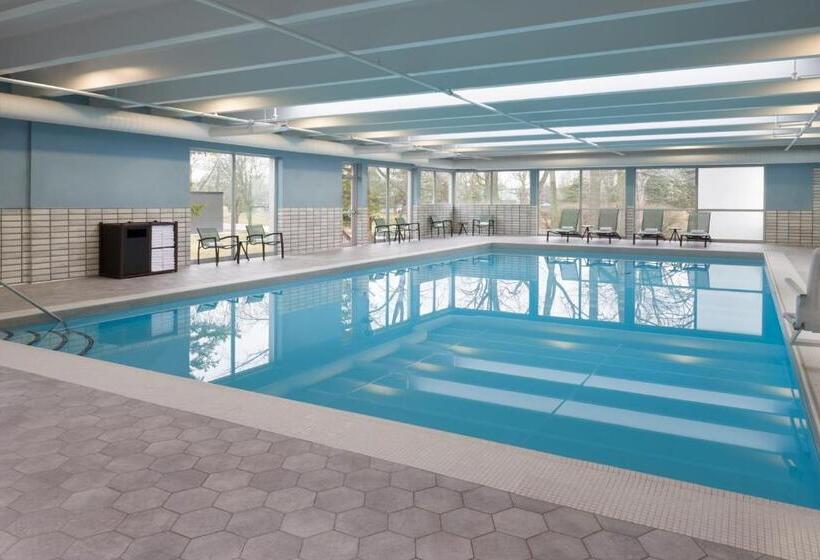 هتل Four Points By Sheraton Point Edward Sarnia