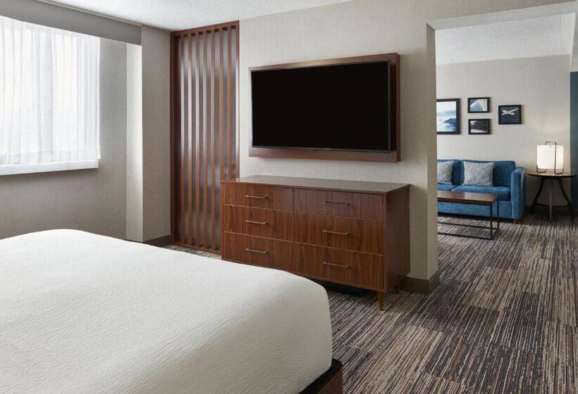 هتل Four Points By Sheraton Point Edward Sarnia