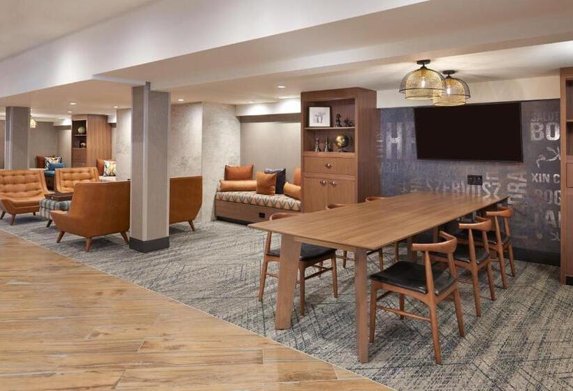 هتل Four Points By Sheraton Point Edward Sarnia