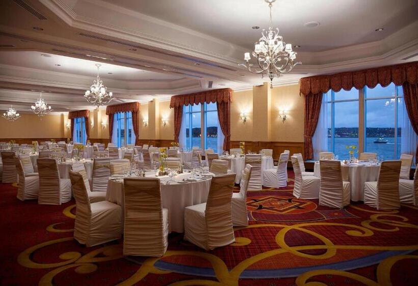 هتل Halifax Marriott Harbourfront