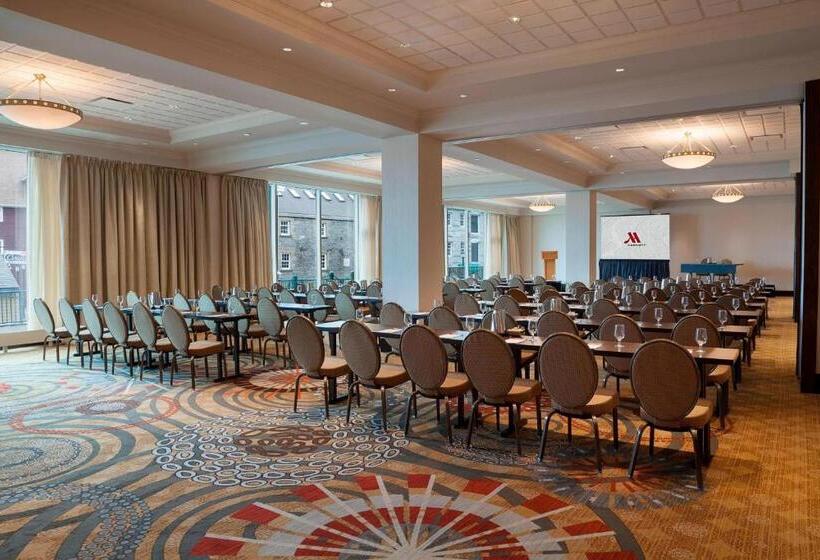 هتل Halifax Marriott Harbourfront