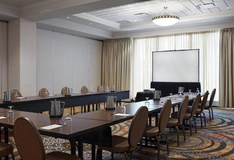 هتل Halifax Marriott Harbourfront