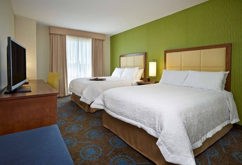 هتل Hampton Inn By Hilton Halifax Downtown