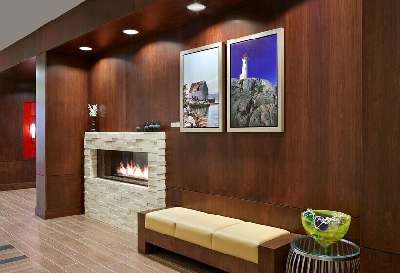 هتل Hampton Inn By Hilton Halifax Downtown
