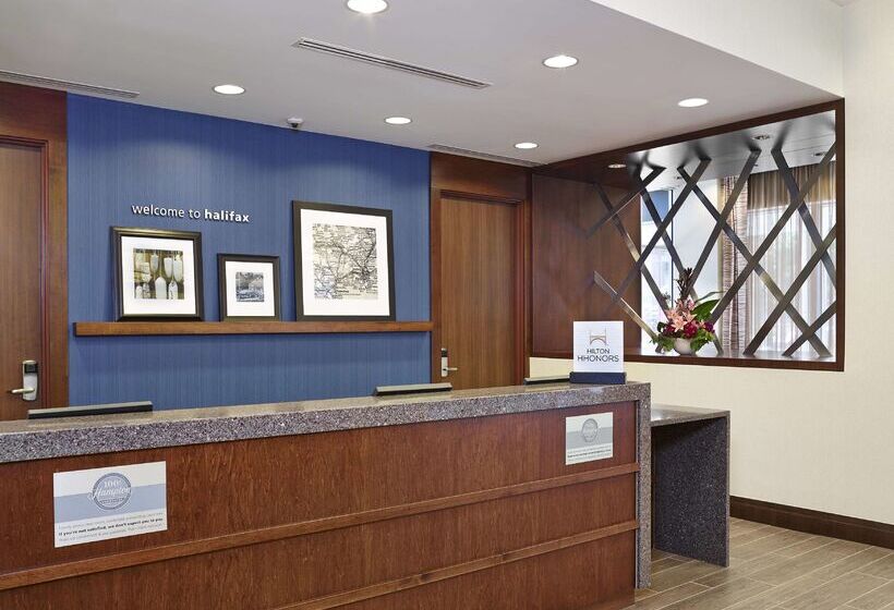 هتل Hampton Inn By Hilton Halifax Downtown