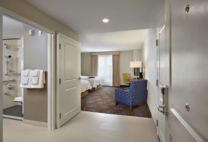 هتل Hampton Inn By Hilton Halifax Downtown