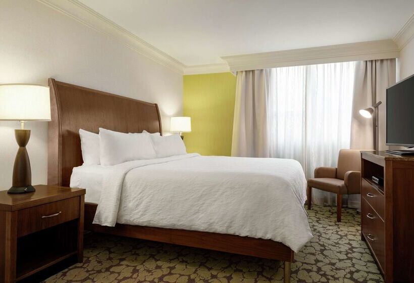 هتل Hilton Garden Inn Saskatoon Downtown
