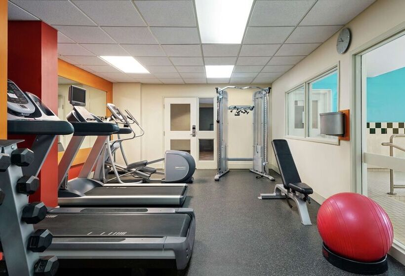 هتل Hilton Garden Inn Saskatoon Downtown