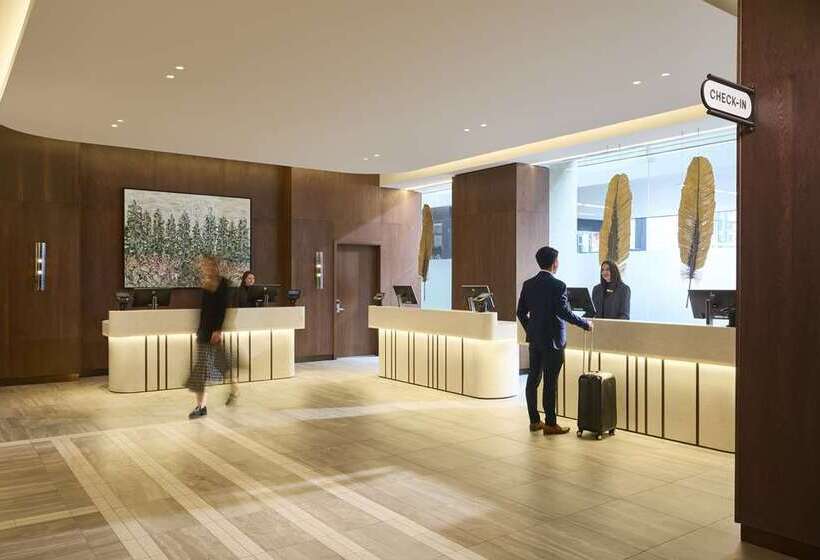 هتل Hilton Toronto