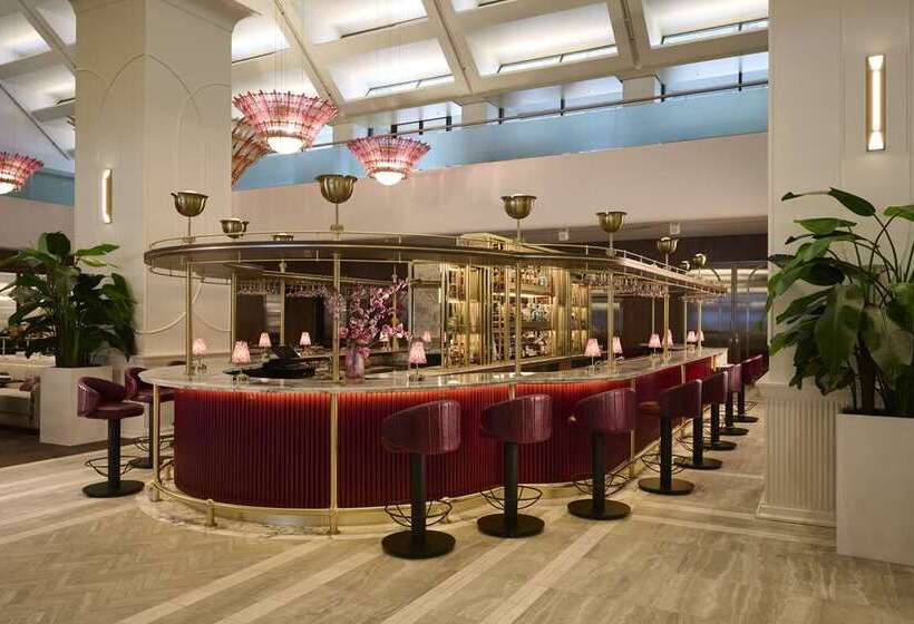 هتل Hilton Toronto