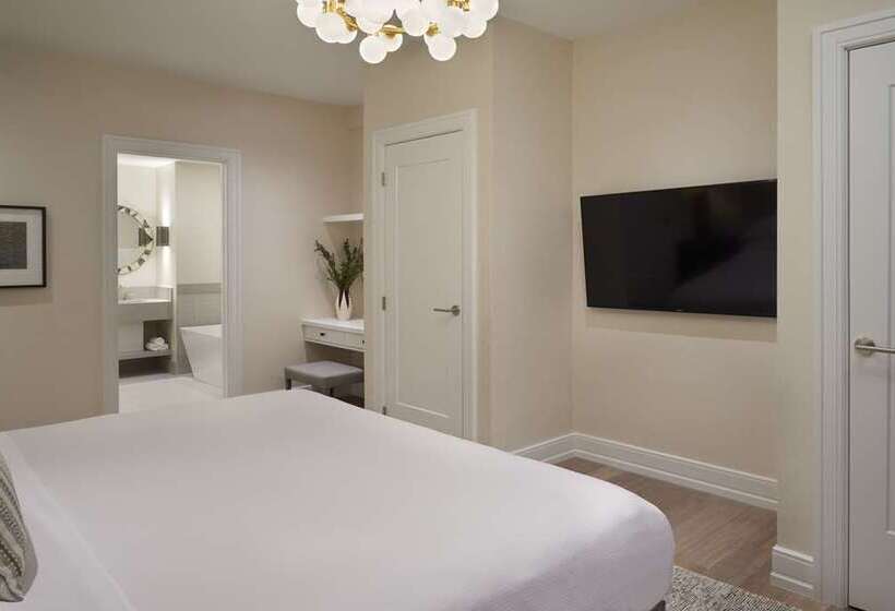 هتل Hilton Toronto