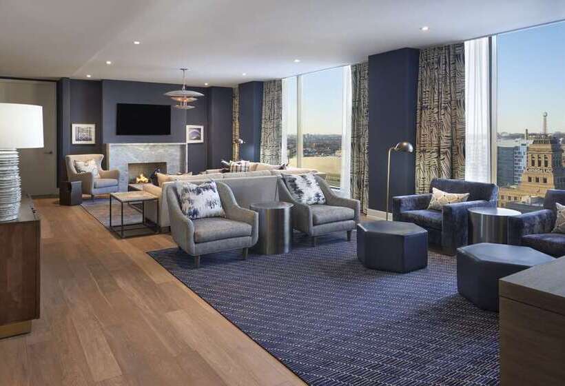 هتل Hilton Toronto