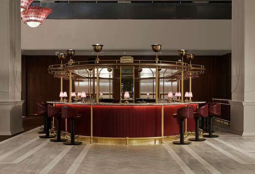 هتل Hilton Toronto