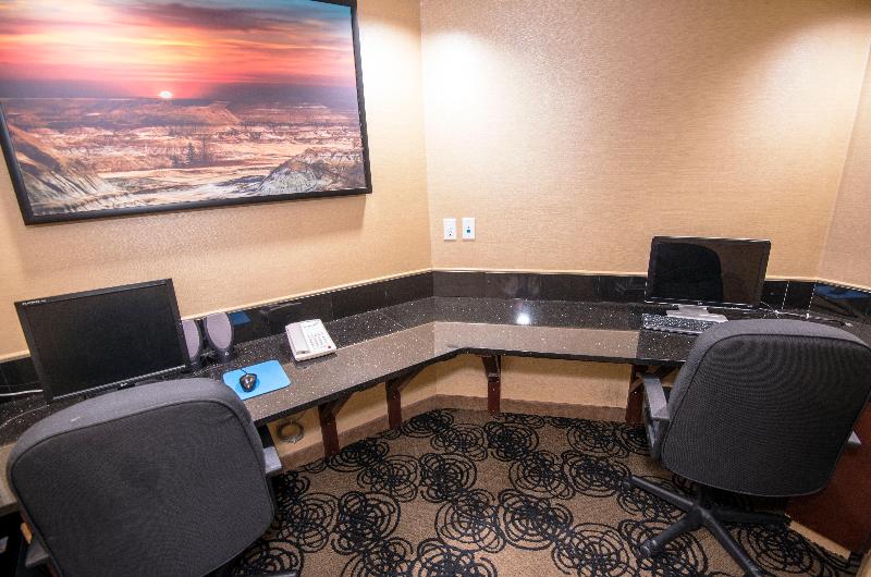 هتل Holiday Inn Express Red Deer, An Ihg