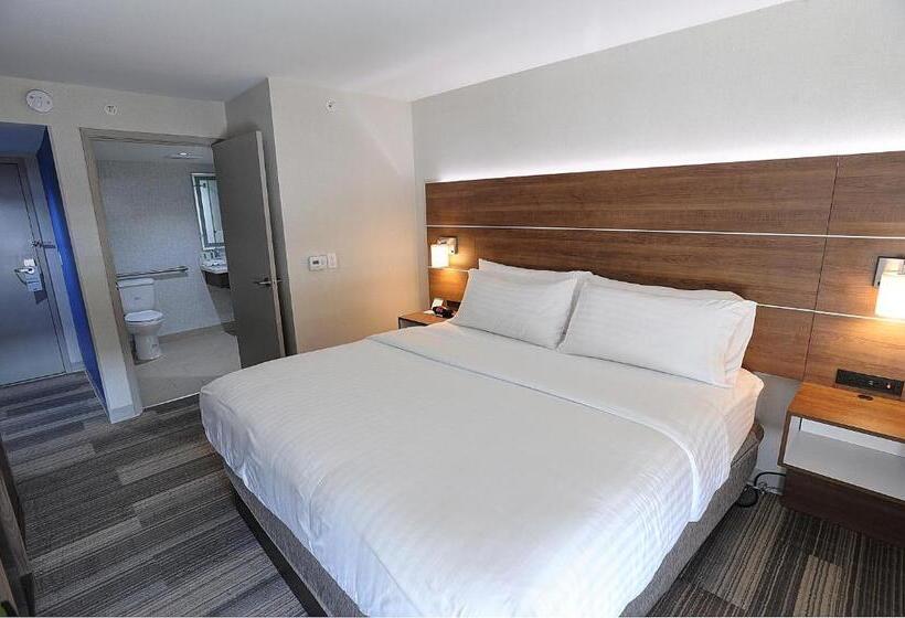 Hotel Holiday Inn Express & Suites Toronto Airport West, An Ihg