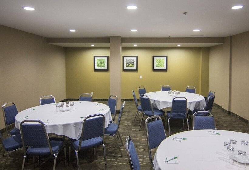 هتل Holiday Inn Sudbury, An Ihg