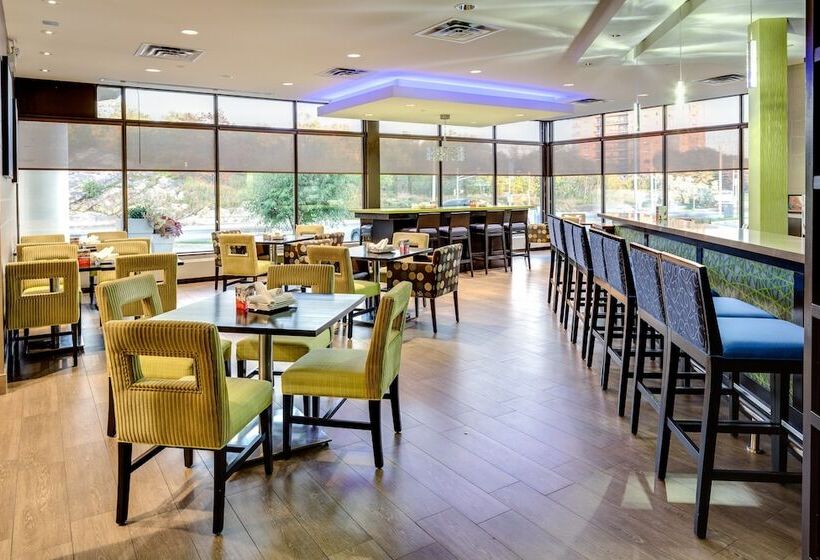 هتل Holiday Inn Sudbury, An Ihg