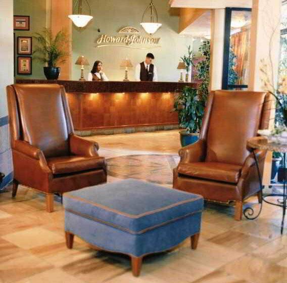 فندق Howard Johnson By Wyndham Vancouver Downtown
