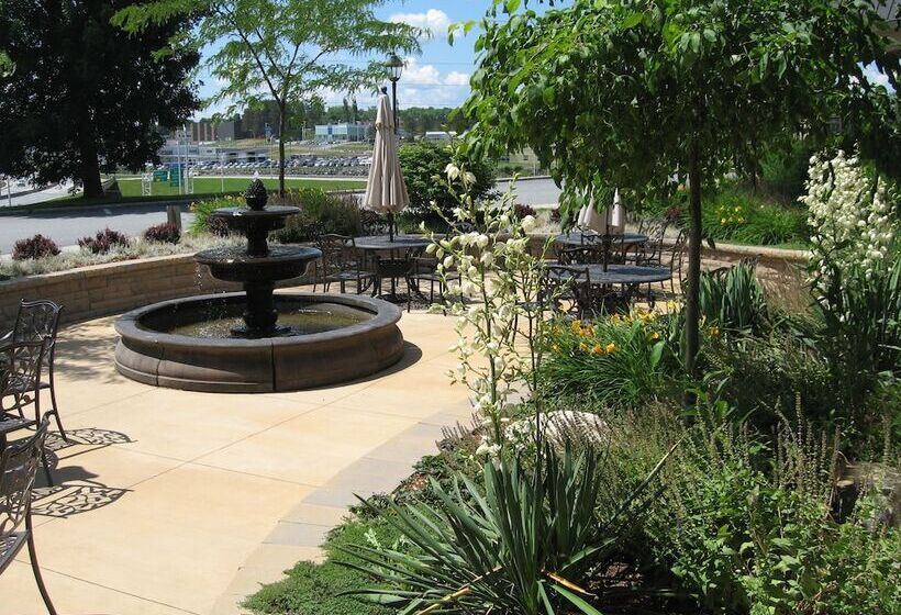 فندق Le President Sherbrooke