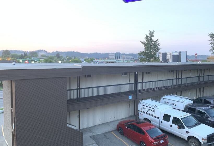 هتل North Star Inn & Suites