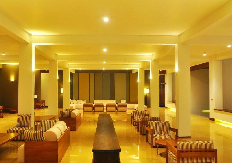 هتل Pandanus Beach Resort & Spa