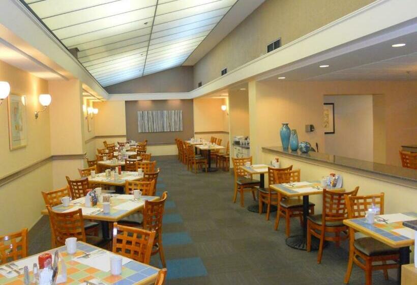 هتل Park Inn & Suites By Radisson