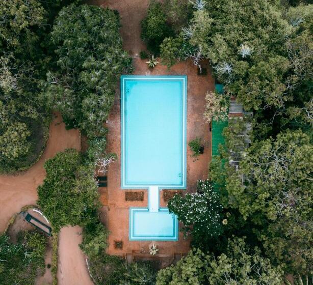 هتل Peacock Beach Resort & Spa