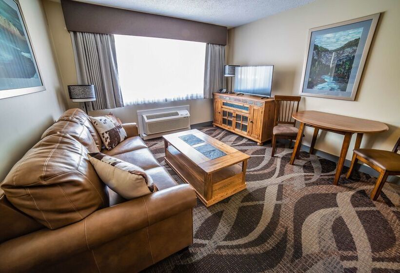 Prestige Hudson Bay Lodge & Conference Centre, Worldhotels Crafted Collection