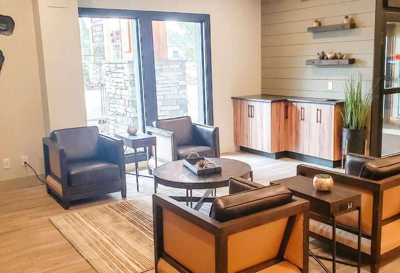 Prestige Hudson Bay Lodge & Conference Centre, Worldhotels Crafted Collection