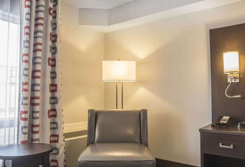Отель Quality Inn
