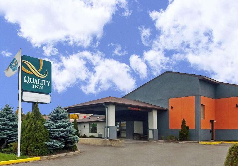 هتل Quality Inn  Peterborough