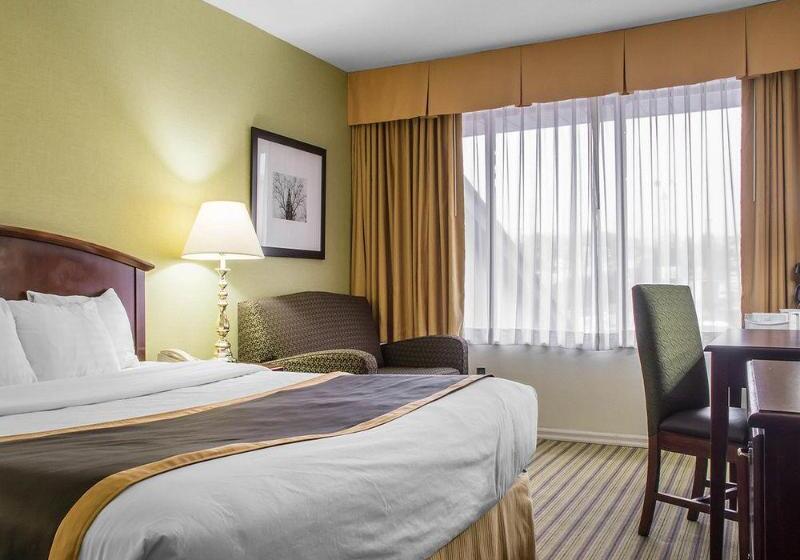 בית מלון כפרי Quality Inn