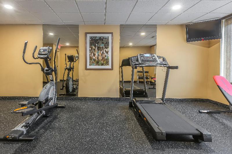 هتل Quality Inn & Suites Downtown