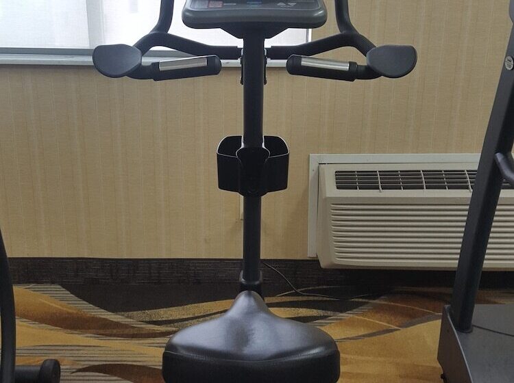 هتل Quality Inn & Suites