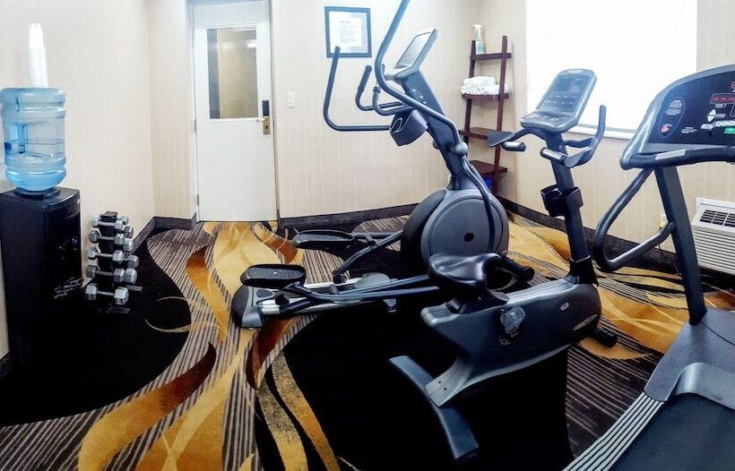 هتل Quality Inn & Suites