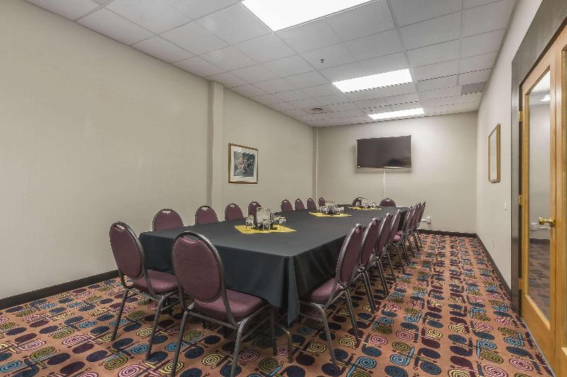 هتل Quality Inn & Suites