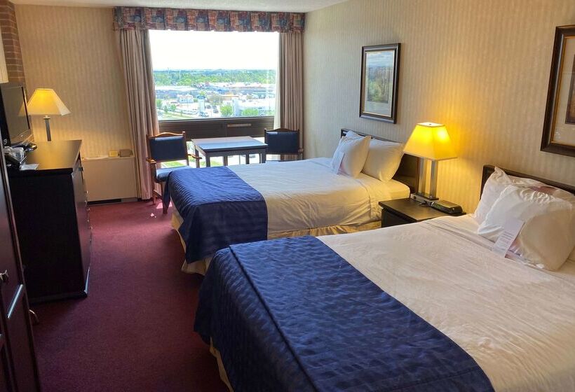 فندق Ramada By Wyndham Lethbridge