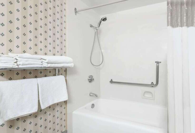 هتل Ramada By Wyndham London