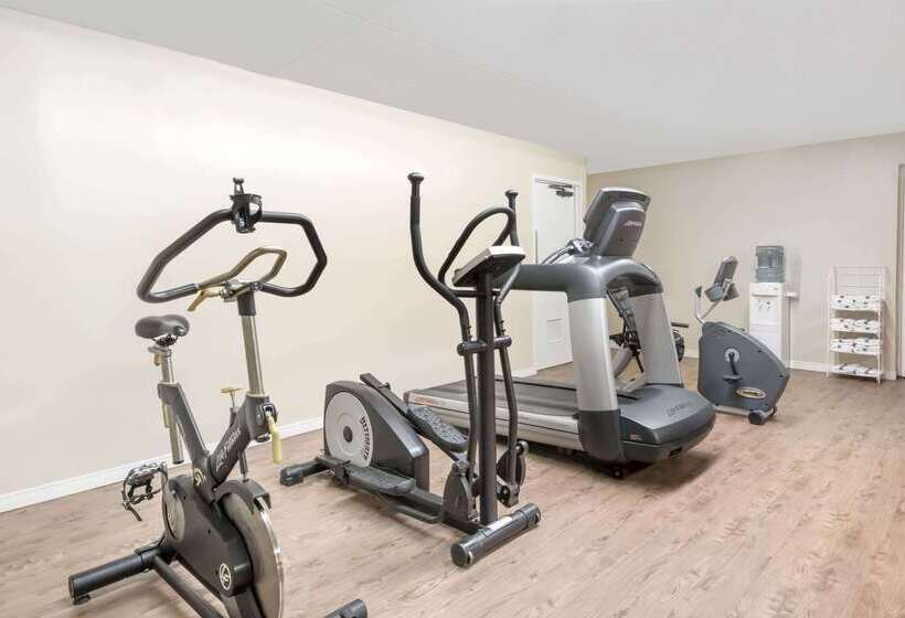 هتل Ramada By Wyndham London